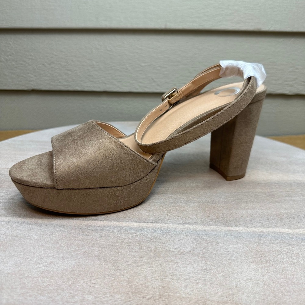 Journee Collection Nairri Womens Sandals Size 10 Beige Platform Block Heel New